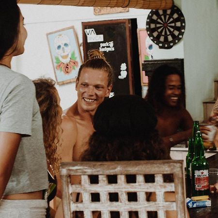 Canggu Surf Hostel ภายนอก รูปภาพ