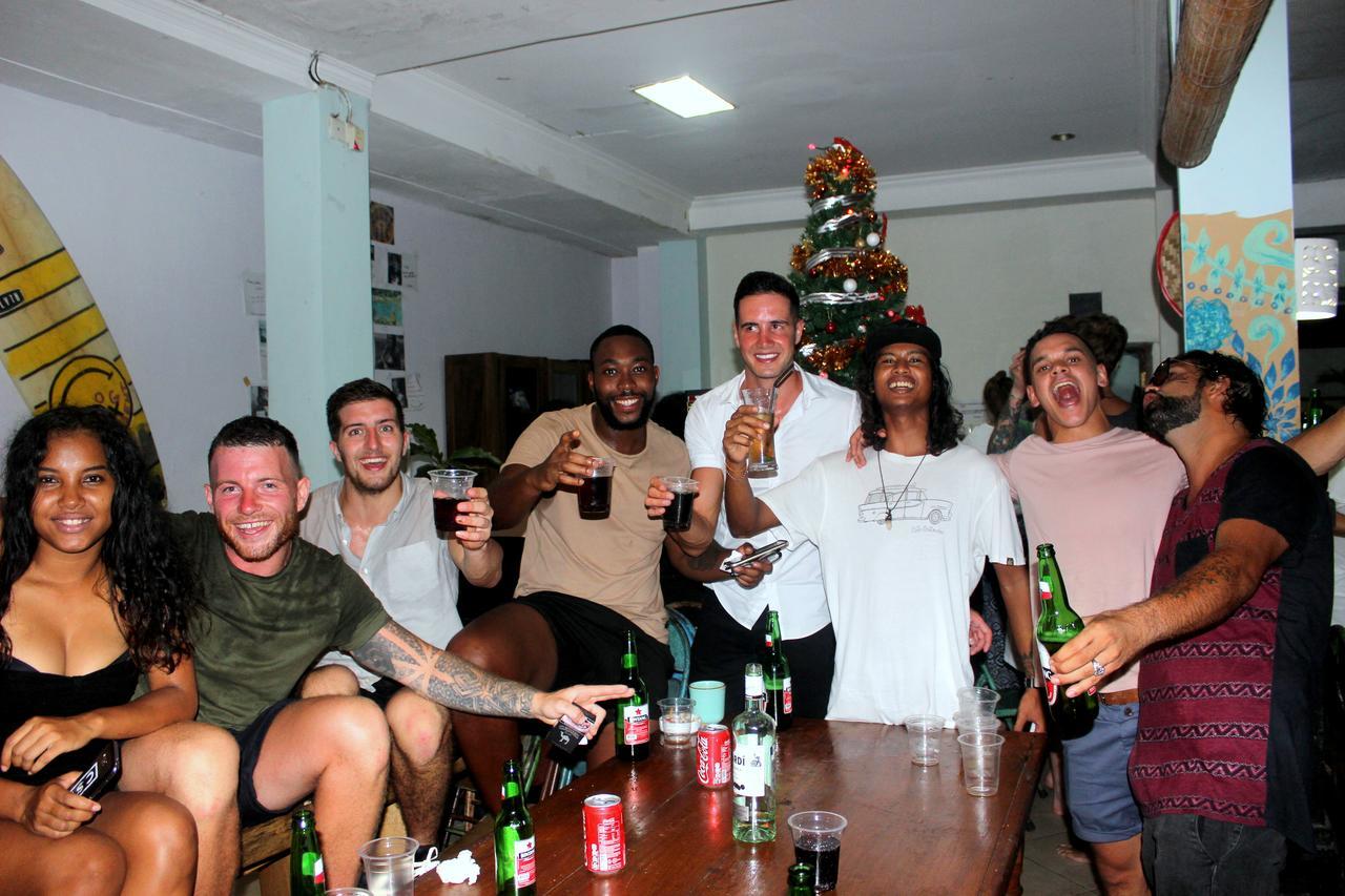 Canggu Surf Hostel ภายนอก รูปภาพ