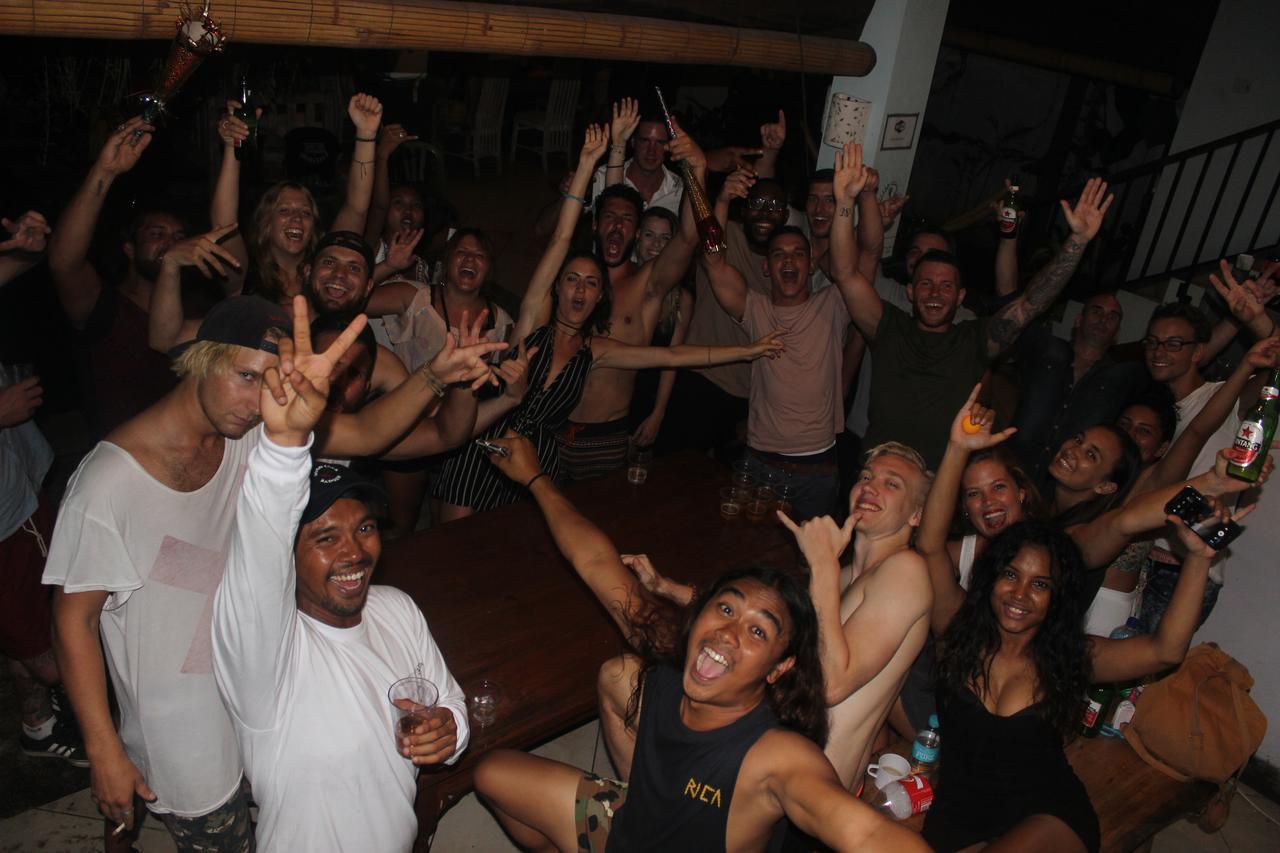 Canggu Surf Hostel ภายนอก รูปภาพ