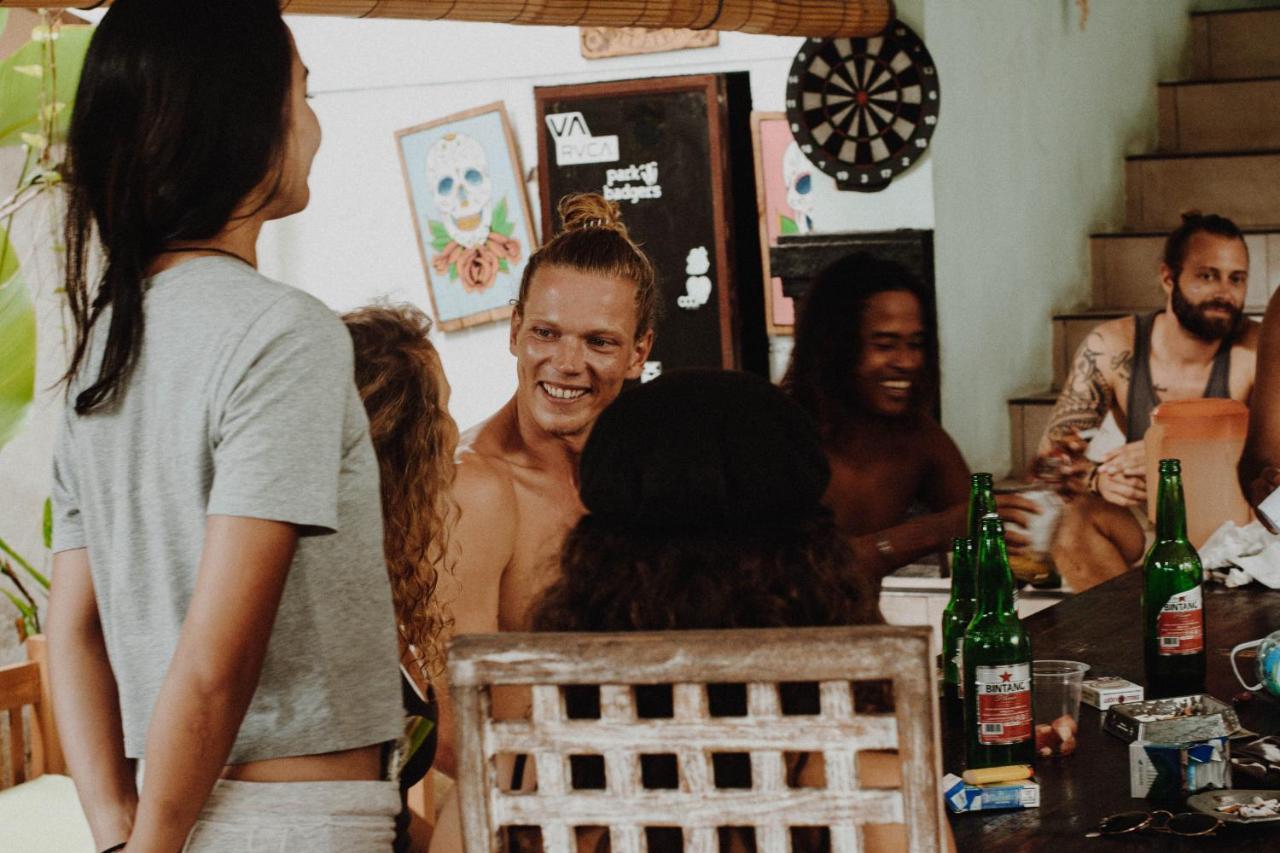 Canggu Surf Hostel ภายนอก รูปภาพ